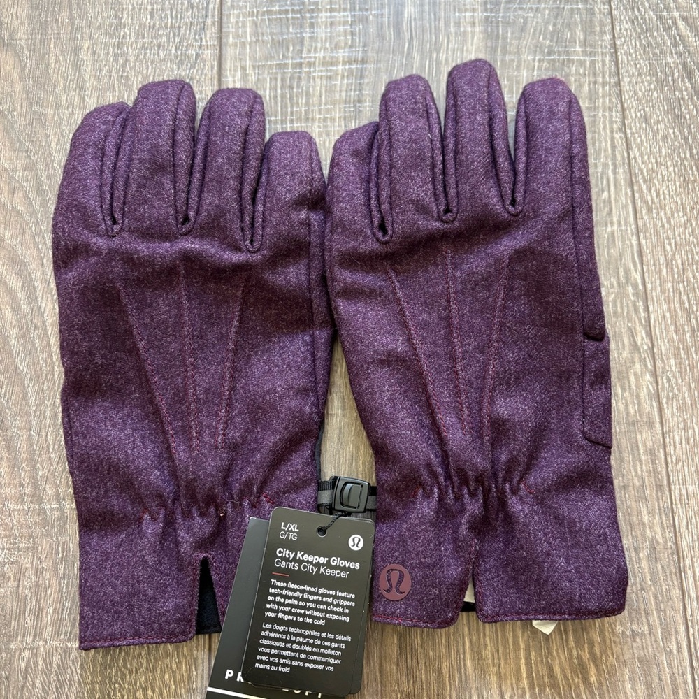 Lululemon gloves new with tag size L/XL